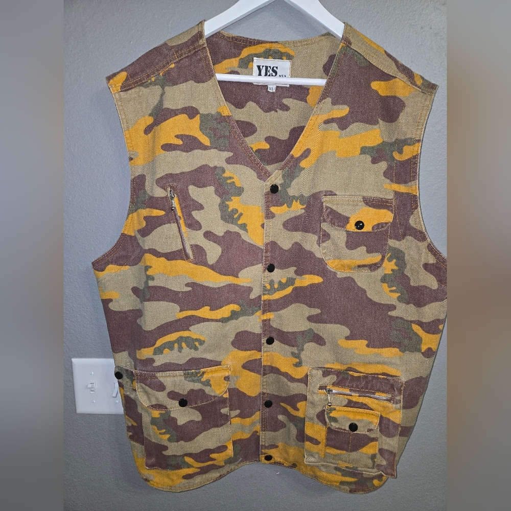 Vintage Unique YES Clothing Made In The USA Camo Denim Vest Size XL